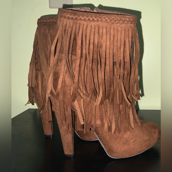 Camel Brown Velvet High Heels Booties. Very Lightly Worn, size 7 1/2. - Picture 2 of 5